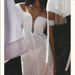 Mirror Palais Pintuck White Eyelet Dress Small